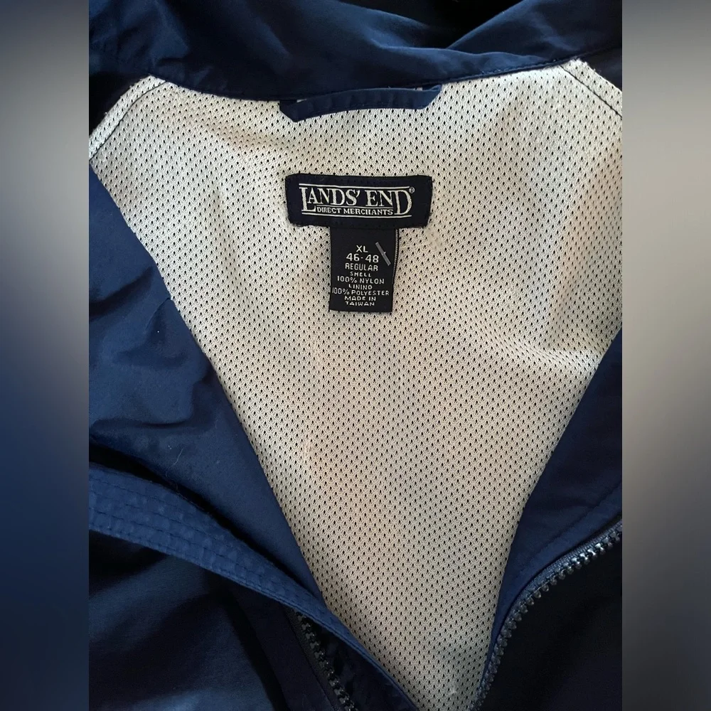 Men’s Land’s End navy blue golf windbreaker, XL half zip multiple pockets